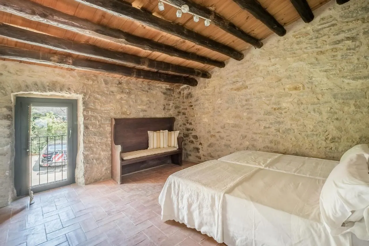 Flateli Vilopriu Villa Spain